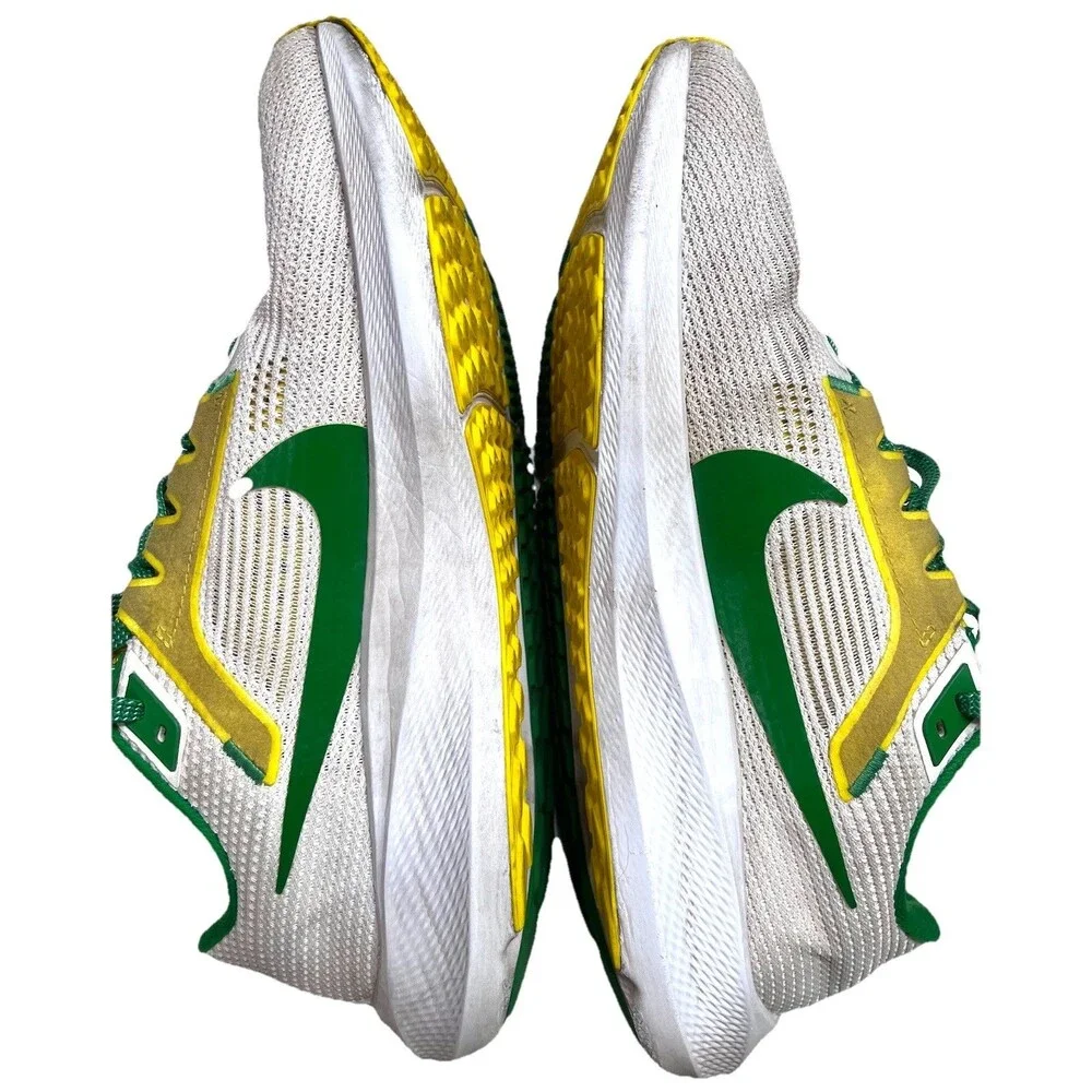 Nike Oregon Ducks Zoom Pegasus 40 Running Shoe White Yellow DZ5979-100 Size US 9